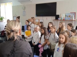 UČENICI OŠ IVANE BRLIĆ MAŽURANIĆ UDRUZI “RADOST” DONIJELI PJESMU I ZAHVALNOST