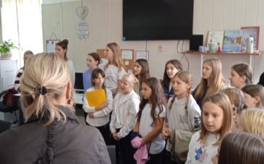 UČENICI OŠ IVANE BRLIĆ MAŽURANIĆ UDRUZI “RADOST” DONIJELI PJESMU I ZAHVALNOST